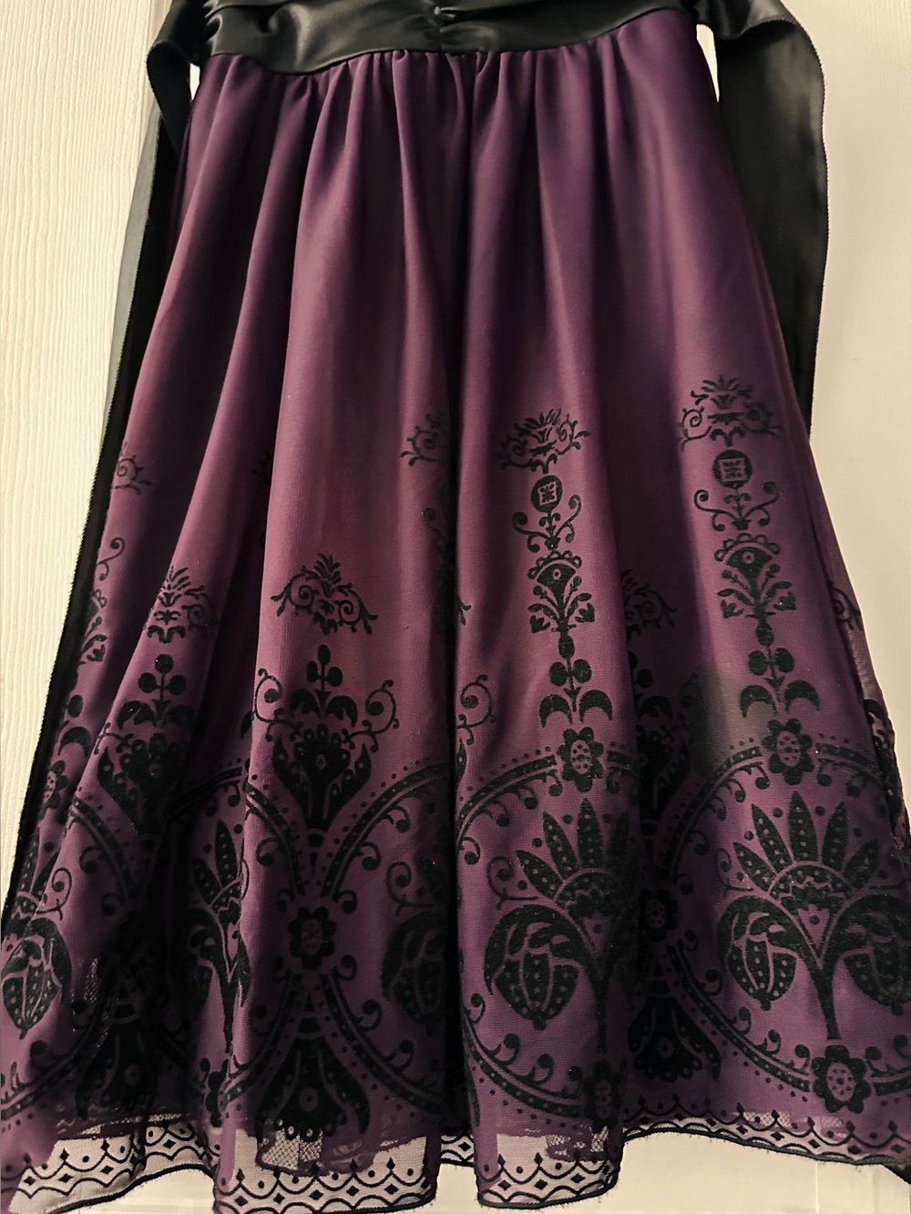 Y2K 2000’s Speechless Plum Strapless Dress with Black Sash - Picture 3 of 6